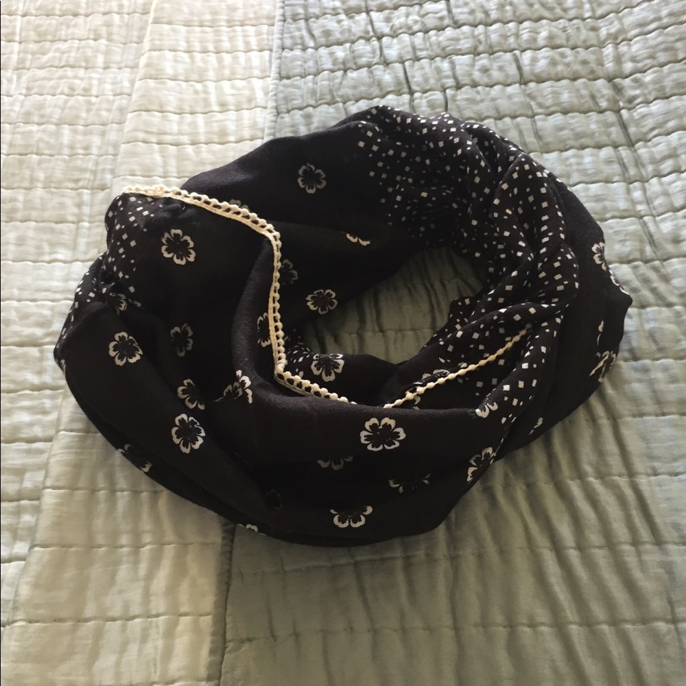 Ann Taylor Loft Cowl